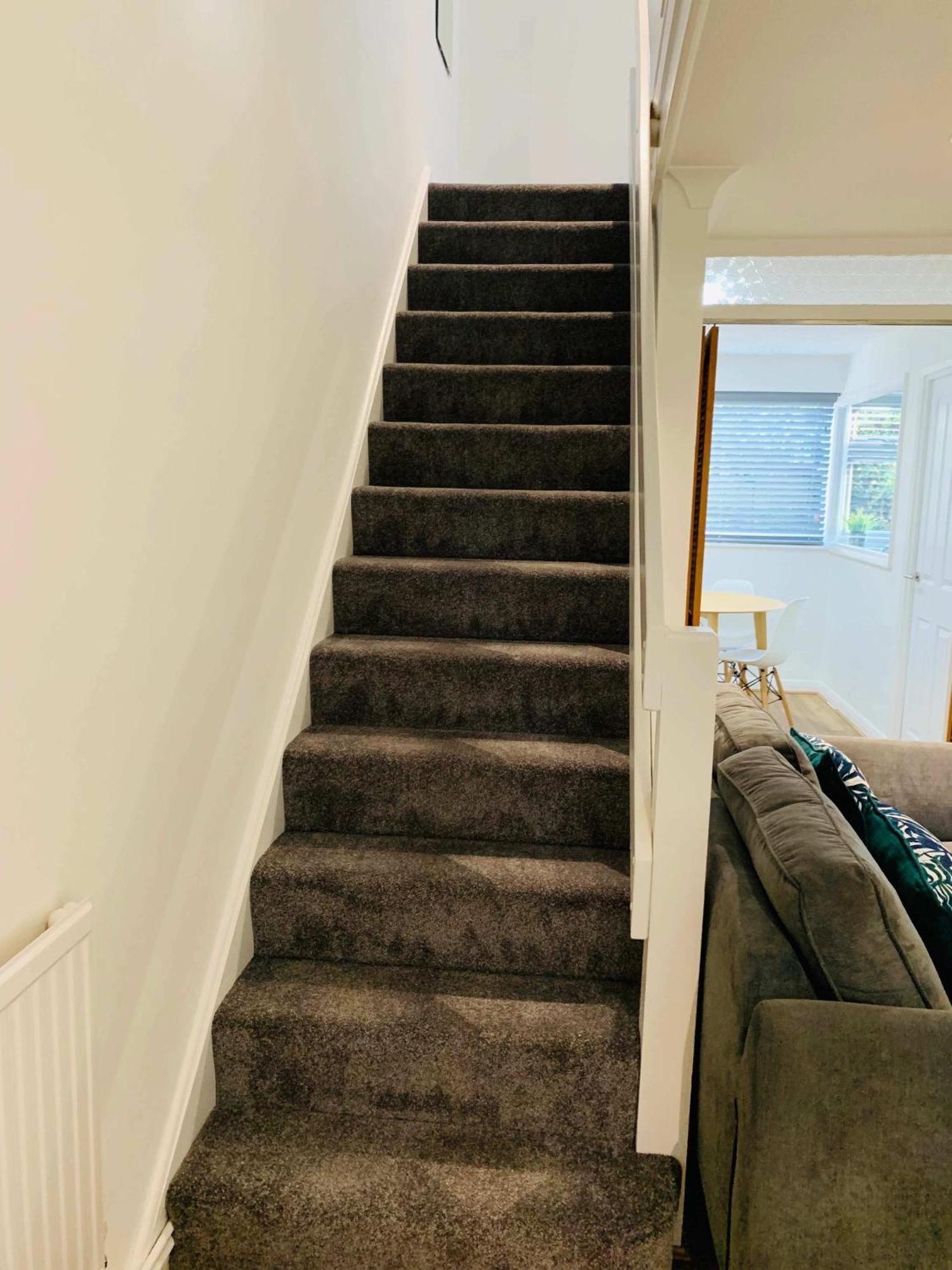 Spacious House, Free Parking & Patio Garden Farnham  Luaran gambar