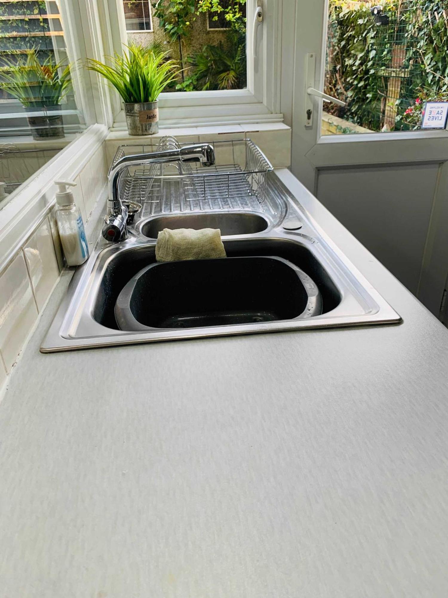 Spacious House, Free Parking & Patio Garden Farnham  Luaran gambar